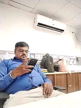 Snapshot of Desi_Londa_143 chatting on September 22, 2025, 9:48 am Desi Londa 143 online show from September 22, 2025, 9:48 am