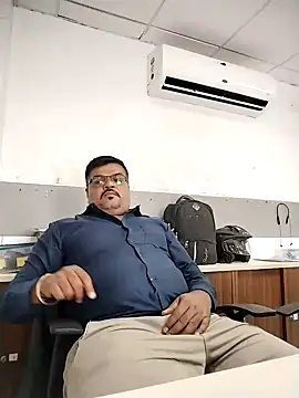 Desi Londa 143 online show from December 19, 2025, 8:49 am