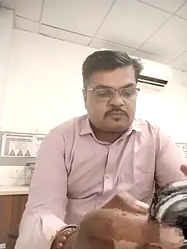 Snapshot of Desi_Londa_143 chatting on November 19, 2025, 4:56 am Desi Londa 143 online show from November 19, 2025, 4:56 am