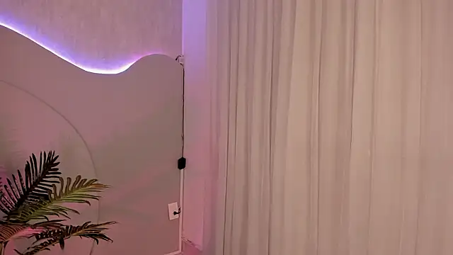 Emma Morgann online show from March 18, 2026, 1:24 pm