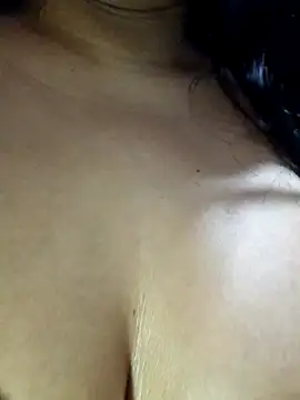 S Mia online show from February 5, 2025, 4:03 pm