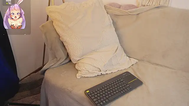 bunnycuteshy online show from February 17, 2026, 2:25 pm