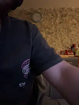 Snapshot of yann2392 chatting on May 3, 2026, 6:33 pm yann2392 online show from May 3, 2026, 6:33 pm