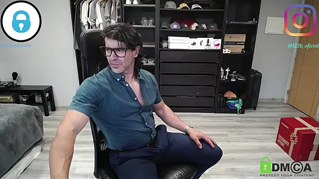 Snapshot of samricci21 chatting on April 7, 2026, 8:32 pm samricci21 online show from April 7, 2026, 8:32 pm