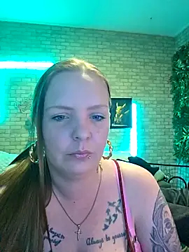 Snapshot of Melissa1994- chatting on May 9, 2026, 11:30 pm Melissa1994- online show from May 9, 2026, 11:30 pm