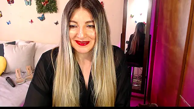 Snapshot of Jolie-Mature chatting on April 17, 2026, 9:28 pm Jolie-Mature online show from April 17, 2026, 9:28 pm
