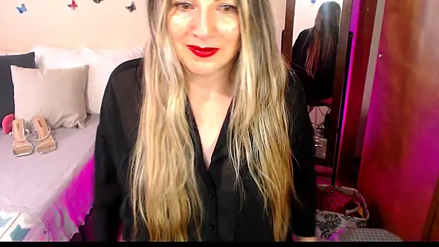 Jolie-Mature online show from April 7, 2026, 10:33 pm