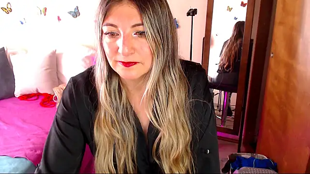 Jolie-Mature online show from March 6, 2026, 8:37 pm