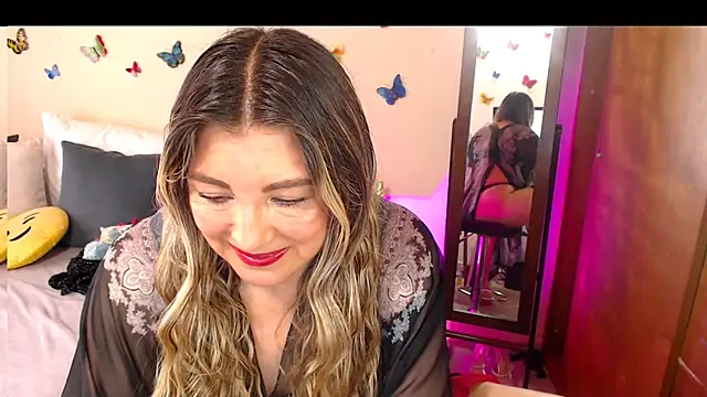 Jolie-Mature online show from September 19, 2025, 9:52 pm