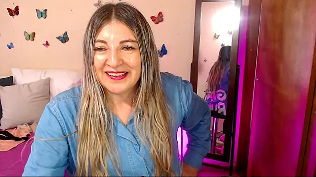 Snapshot of Jolie-Mature chatting on February 22, 2026, 10:44 pm Jolie-Mature online show from February 22, 2026, 10:44 pm