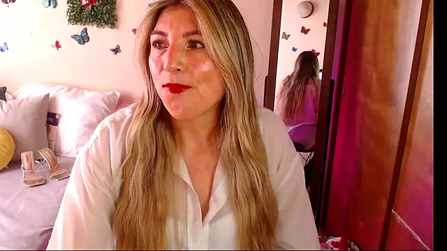Snapshot of Jolie-Mature chatting on May 16, 2026, 9:03 pm Jolie-Mature online show from May 16, 2026, 9:03 pm