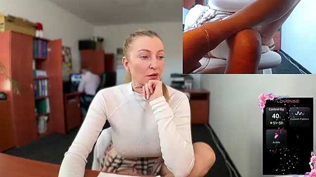 legsLONG online show from February 21, 2025, 8:18 am