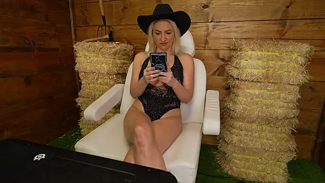 SamCanRam online show from May 2, 2026, 8:25 pm