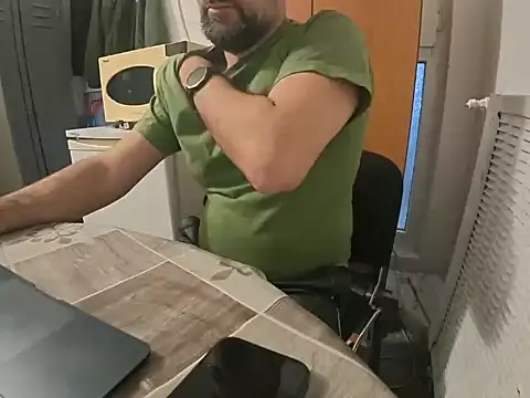 Snapshot of TigerOne19 chatting on January 10, 2026, 5:58 am TigerOne19 online show from January 10, 2026, 5:58 am