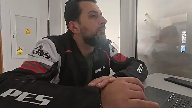 Snapshot of TigerOne19 chatting on December 20, 2025, 7:11 am TigerOne19 online show from December 20, 2025, 7:11 am