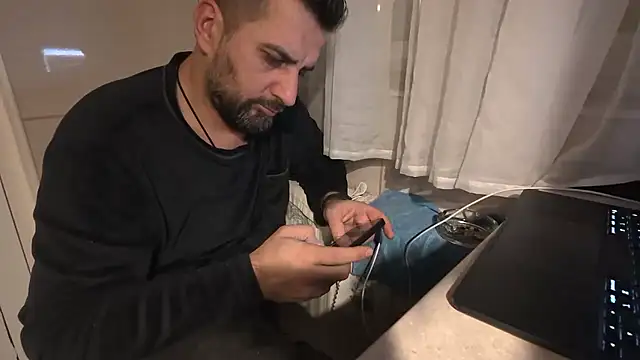 Snapshot of TigerOne19 chatting on January 14, 2026, 8:23 pm TigerOne19 online show from January 14, 2026, 8:23 pm