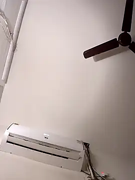 Snapshot of _IRRESISTIBLE_ chatting on November 4, 2025, 5:17 pm IRRESISTIBLE online show from November 4, 2025, 5:17 pm