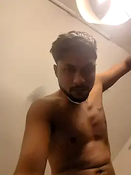 Snapshot of _IRRESISTIBLE_ chatting on November 8, 2025, 6:22 pm IRRESISTIBLE online show from November 8, 2025, 6:22 pm