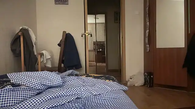 Lamonteik online show from September 21, 2025, 9:42 pm