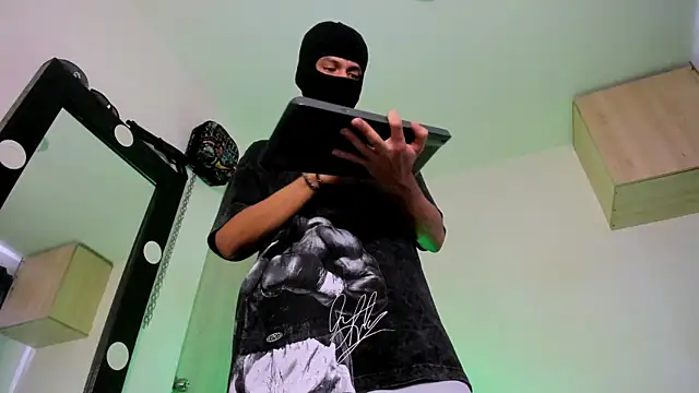 Snapshot of Samuel_Suarez chatting on September 17, 2025, 9:06 pm Samuel Suarez online show from September 17, 2025, 9:06 pm