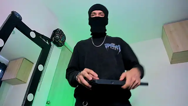 Snapshot of Samuel_Suarez chatting on September 21, 2025, 8:58 pm Samuel Suarez online show from September 21, 2025, 8:58 pm