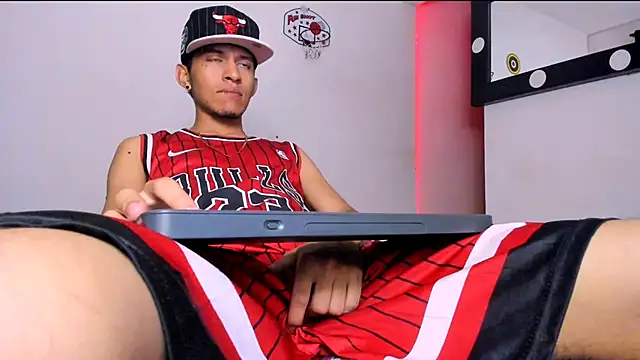 Snapshot of Samuel_Suarez chatting on April 7, 2026, 1:29 am Samuel Suarez online show from April 7, 2026, 1:29 am