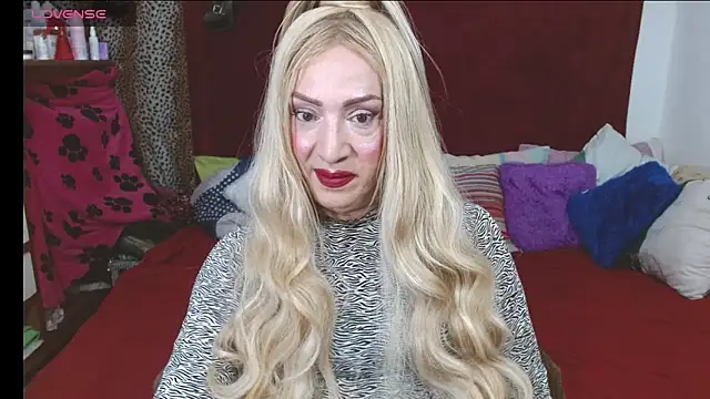 Snapshot of elena_evans chatting on May 30, 2026, 3:17 pm elena evans online show from May 30, 2026, 3:17 pm