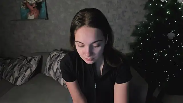 Snapshot of KristinaLoison chatting on January 6, 2026, 1:15 pm KristinaLoison online show from January 6, 2026, 1:15 pm