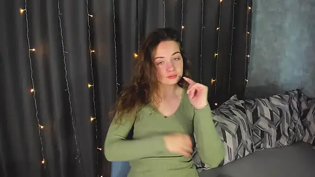 KristinaLoison online show from March 5, 2025, 5:50 am