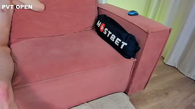 Snapshot of hlopushkahouse chatting on December 21, 2024, 7:49 pm hlopushkahouse online show from December 21, 2024, 7:49 pm