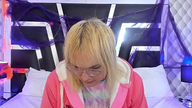 Snapshot of katya_kozlov chatting on November 7, 2025, 1:32 am katya kozlov online show from November 7, 2025, 1:32 am