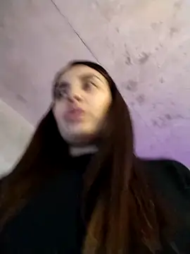 aisha es online show from March 15, 2025, 6:21 pm