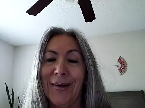 Snapshot of EvaRobinson chatting on May 11, 2026, 5:10 pm EvaRobinson online show from May 11, 2026, 5:10 pm