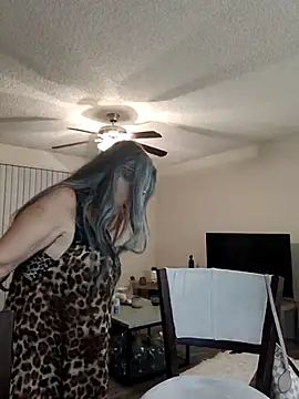 EvaRobinson online show from March 12, 2025, 1:36 am