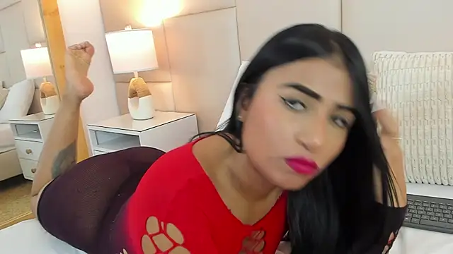Snapshot of AntoniaRoss_ chatting on June 18, 2026, 12:54 pm AntoniaRoss online show from June 18, 2026, 12:54 pm