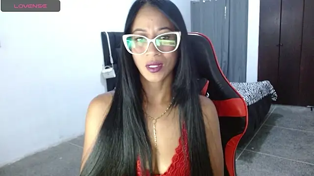 Emiliklauss22 online show from December 19, 2025, 7:16 pm