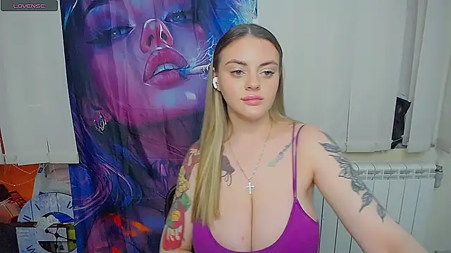 Lilia Moon online show from April 29, 2026, 9:24 am