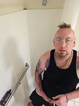 Snapshot of Littledick007007 chatting on September 19, 2025, 12:47 am Littledick007007 online show from September 19, 2025, 12:47 am