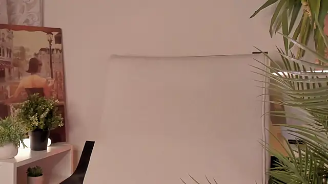 Ana Peachy  online show from March 4, 2025, 8:05 pm