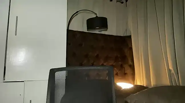 Snapshot of Lilly_cruz chatting on December 11, 2024, 8:28 pm Lilly cruz online show from December 11, 2024, 8:28 pm