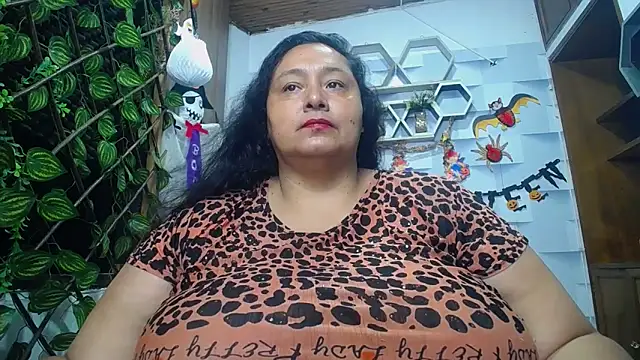 Snapshot of TistMature chatting on October 29, 2025, 1:32 pm TistMature online show from October 29, 2025, 1:32 pm