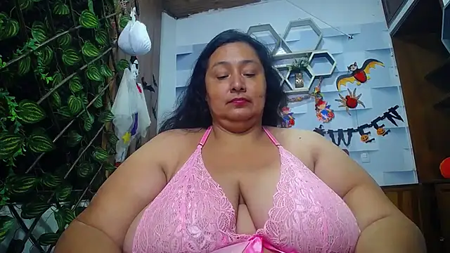 Snapshot of TistMature chatting on October 24, 2025, 1:21 pm TistMature online show from October 24, 2025, 1:21 pm