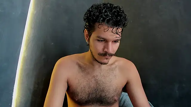 Snapshot of die_mond chatting on December 19, 2025, 6:10 pm die mond online show from December 19, 2025, 6:10 pm