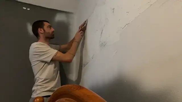 Snapshot of ThatGuyNextDoor1992 chatting on September 27, 2025, 5:02 am ThatGuyNextDoor1992 online show from September 27, 2025, 5:02 am