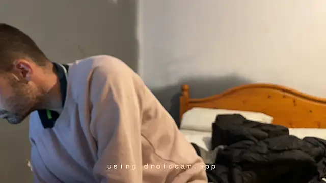 Snapshot of ThatGuyNextDoor1992 chatting on September 24, 2025, 10:48 pm ThatGuyNextDoor1992 online show from September 24, 2025, 10:48 pm