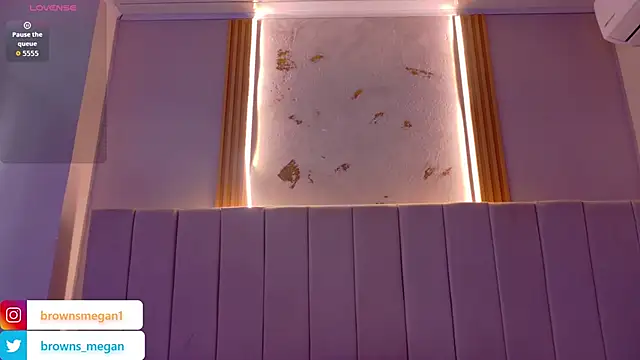 Snapshot of Megan_browns1 chatting on January 8, 2026, 1:06 pm Megan browns1 online show from January 8, 2026, 1:06 pm