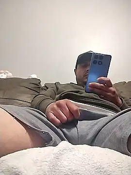 thickcocklatino online show from March 5, 2026, 9:11 pm