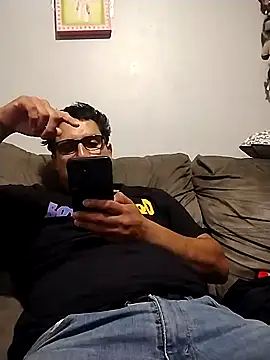 Snapshot of thickcocklatino chatting on September 29, 2025, 6:02 pm thickcocklatino online show from September 29, 2025, 6:02 pm