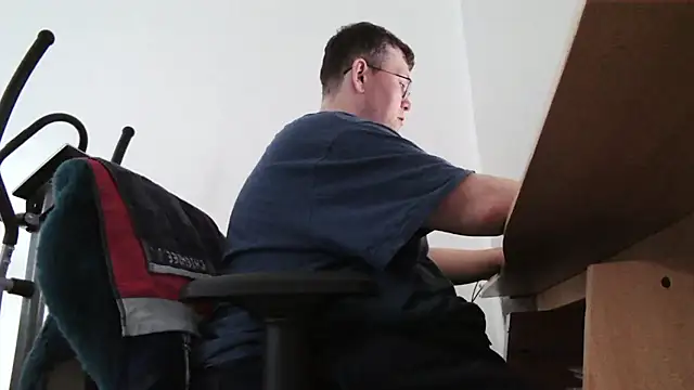 Snapshot of chubbysmallcock@xh chatting on June 17, 2026, 5:34 pm chubbysmallcockxh online show from June 17, 2026, 5:34 pm