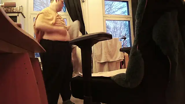 Snapshot of chubbysmallcock@xh chatting on February 23, 2026, 4:40 pm chubbysmallcockxh online show from February 23, 2026, 4:40 pm